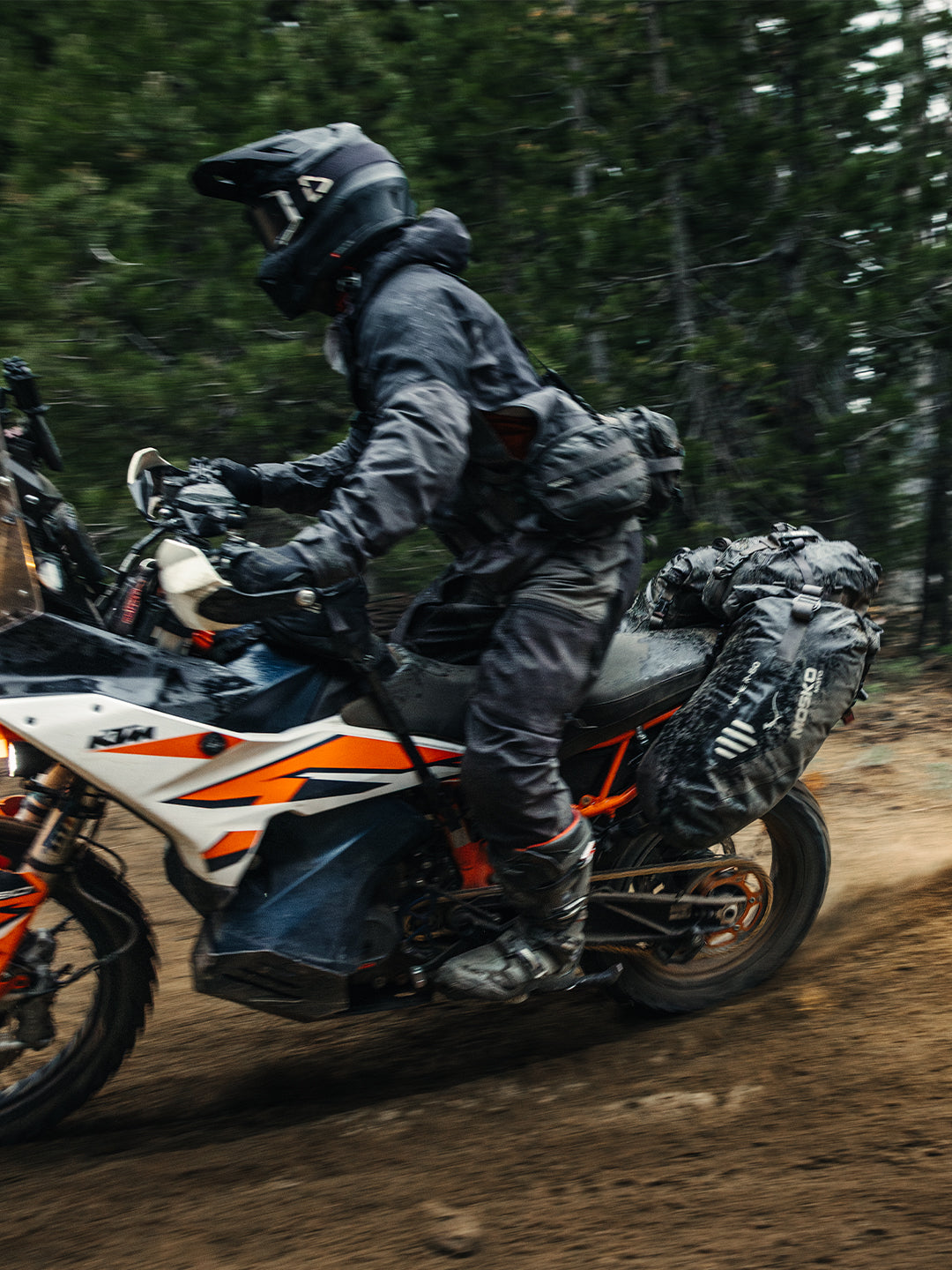 Long Rider Rackless Motorcycle Alpine 60L Rackless Motorcycle Luggage System | Mosko Moto - Mosko Moto EU